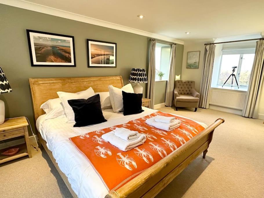 New! Blakeney. Harbour View Blakeney  Exterior photo